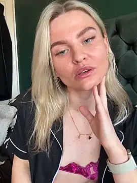 kinkykitty21 online show from April 2026 10:06:01 AM