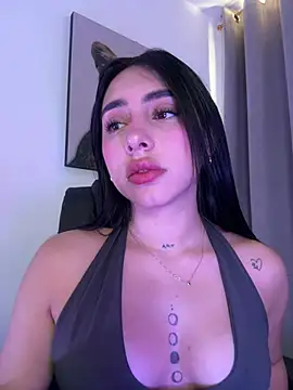 Snapshot of IsabellaNoir_ chatting on April 2026 07:44:02 PM IsabellaNoir online show from April 2026 07:44:02 PM
