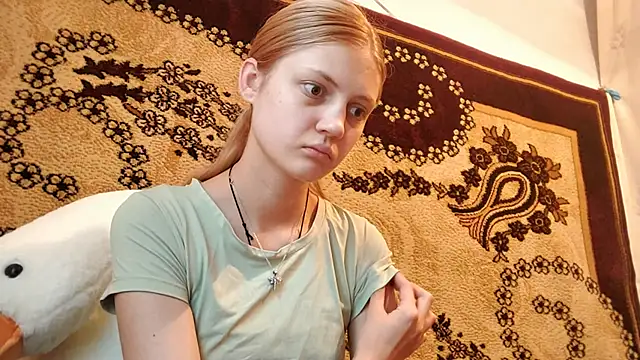 LunaLaday online show from June 2026 03:22:02 AM