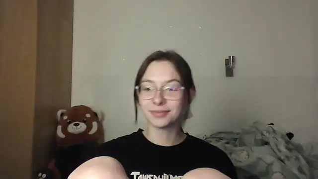 JuicyErika online show from May 2026 10:37:01 PM