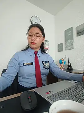 Snapshot of Queen_linda1 chatting on May 2026 12:22:02 PM Queen linda1 online show from May 2026 12:22:02 PM