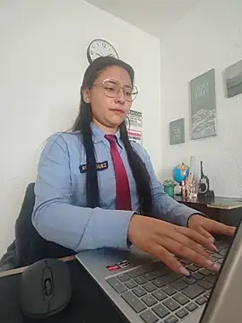 Snapshot of Queen_linda1 chatting on May 2026 02:10:01 PM Queen linda1 online show from May 2026 02:10:01 PM