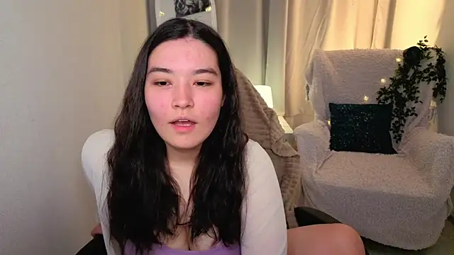 MomoRins online show from May 2026 10:17:02 PM