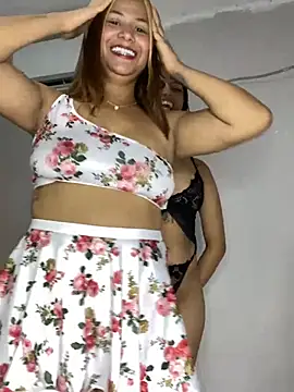 ValentinaLux Oficiall online show from May 2026 06:58:02 PM