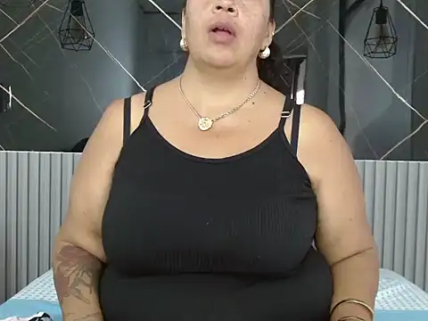 Snapshot of BarbaraGraf chatting on July 2026 12:02:02 PM BarbaraGraf online show from July 2026 12:02:02 PM