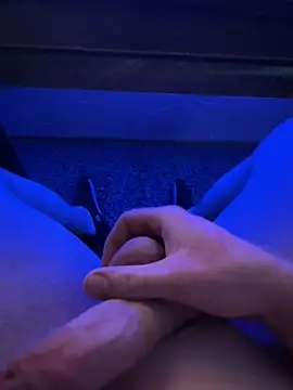 youngcock1639 online show from April 2026 07:28:01 PM