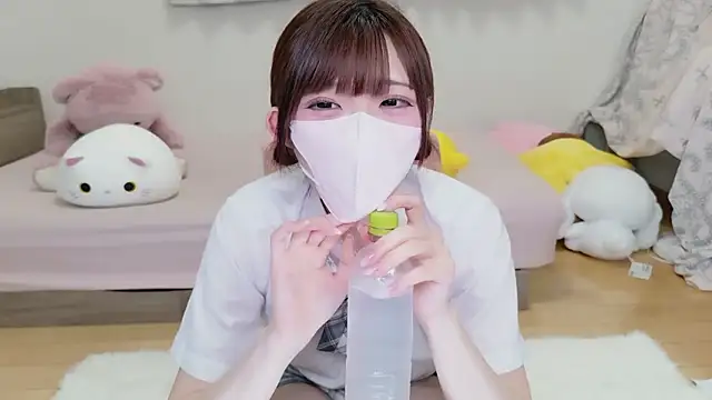 Snapshot of hiyo0001 chatting on June 2026 04:00:01 PM hiyo0001 online show from June 2026 04:00:01 PM