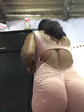 ZaraBlaze23 online show from April 2026 06:20:01 PM