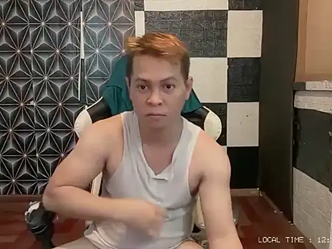 Snapshot of FuckMeeGUYS chatting on May 2026 04:18:01 AM FuckMeeGUYS online show from May 2026 04:18:01 AM