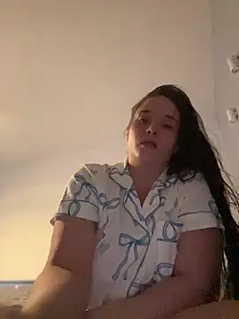 Poppylooloo online show from May 2026 08:05:01 PM