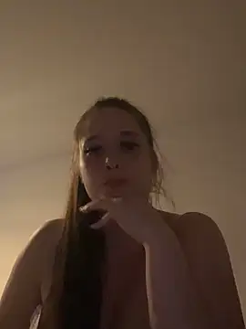 Poppylooloo online show from June 2026 07:05:01 PM