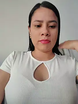 Nicol Alvarez1 online show from June 2026 09:52:02 PM
