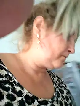 Divineblond online show from October 2025 11:41:02 AM