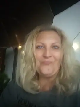 Snapshot of Divineblond chatting on June 2026 07:34:02 PM Divineblond online show from June 2026 07:34:02 PM