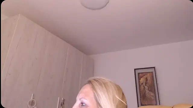 Snapshot of Divineblond chatting on June 2026 10:24:01 PM Divineblond online show from June 2026 10:24:01 PM