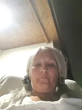 Snapshot of Divineblond chatting on June 2026 10:52:02 PM Divineblond online show from June 2026 10:52:02 PM