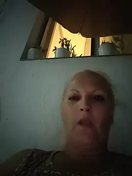 Snapshot of Divineblond chatting on July 2026 07:31:01 PM Divineblond online show from July 2026 07:31:01 PM