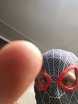 bwcloverboy2 online show from May 2026 02:35:02 PM