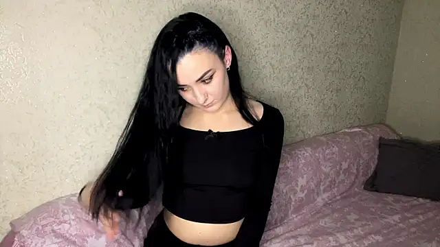 Madisonlovx online show from June 2026 06:11:01 PM