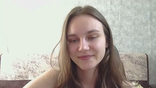 Snapshot of DolcezzaCream chatting on May 2026 10:10:01 AM DolcezzaCream online show from May 2026 10:10:01 AM