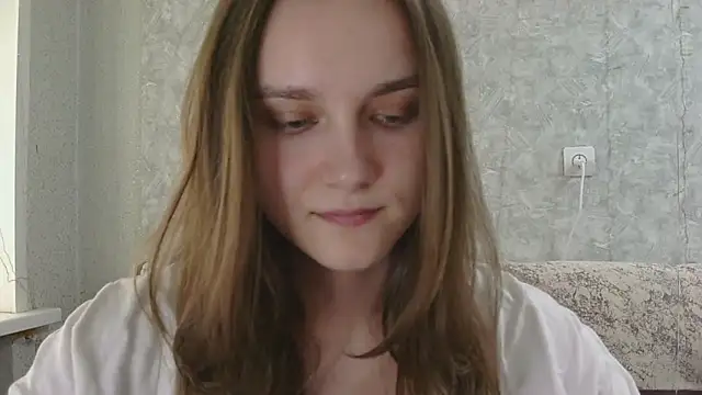 Snapshot of DolcezzaCream chatting on June 2026 02:17:02 PM DolcezzaCream online show from June 2026 02:17:02 PM