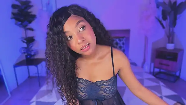Lynncute online show from May 2026 03:44:01 AM