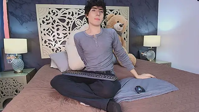 DemonFoxx online show from April 2026 01:17:01 PM