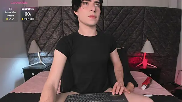 Snapshot of DemonFoxx chatting on July 2026 04:39:01 AM DemonFoxx online show from July 2026 04:39:01 AM