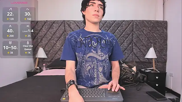 Snapshot of DemonFoxx chatting on July 2026 12:43:01 PM DemonFoxx online show from July 2026 12:43:01 PM