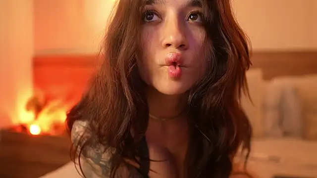 Snapshot of Charlotte_Rossee chatting on July 2026 06:20:01 PM Charlotte Rossee online show from July 2026 06:20:01 PM