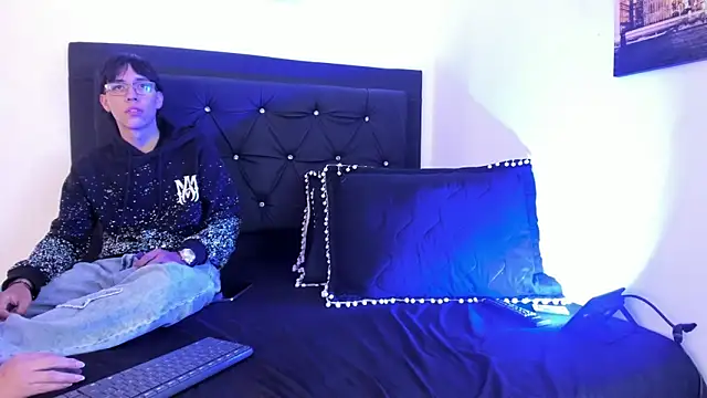 DANILO SMIT online show from April 2026 08:22:01 PM