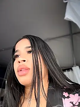 Snapshot of EmmaExoticaXXX chatting on June 2026 09:30:02 PM EmmaExoticaXXX online show from June 2026 09:30:02 PM