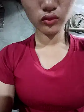 Snapshot of Rosie_LoveUU chatting on April 2026 11:14:02 PM Rosie LoveUU online show from April 2026 11:14:02 PM