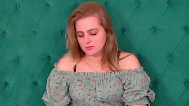EllaBells online show from May 2026 05:02:02 AM