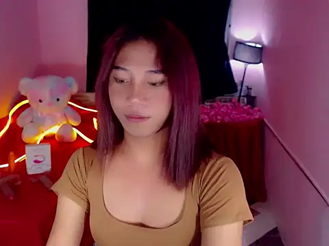 Snapshot of URsexyLylia chatting on May 2026 04:47:01 PM URsexyLylia online show from May 2026 04:47:01 PM