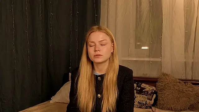 LavonaMadlem online show from May 2026 09:00:01 PM