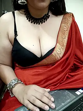 Snapshot of Aayaat__ chatting on June 2026 06:16:02 AM Aayaat online show from June 2026 06:16:02 AM