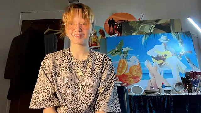 sarawhisperr online show from May 2026 03:08:01 PM