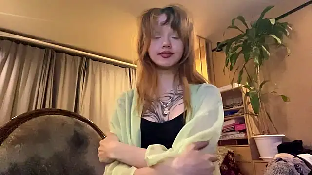 sarawhisperr online show from May 2026 04:47:02 PM