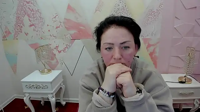 Juliafly3 online show from April 2026 09:47:02 AM