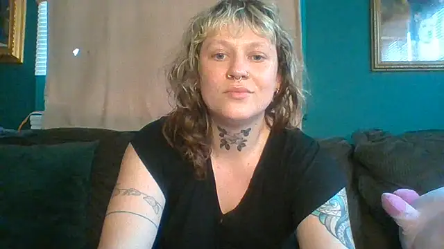 Snapshot of RosieSwitchBitch chatting on July 2026 06:58:02 PM RosieSwitchBitch online show from July 2026 06:58:02 PM