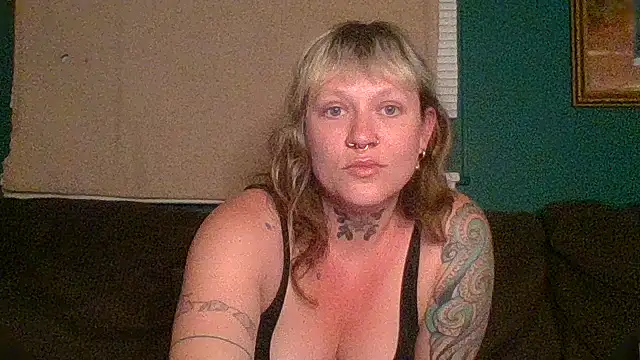 Snapshot of RosieSwitchBitch chatting on July 2026 12:46:01 AM RosieSwitchBitch online show from July 2026 12:46:01 AM