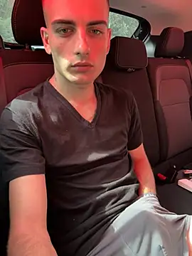 Milanese22 online show from April 2026 08:41:01 AM