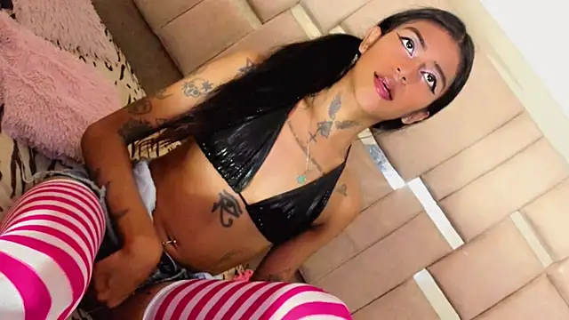 Snapshot of angel_dolltsx chatting on June 2026 10:32:02 PM angel dolltsx online show from June 2026 10:32:02 PM