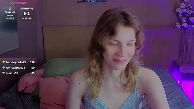 Emily Cartex online show from July 2026 04:39:33 PM