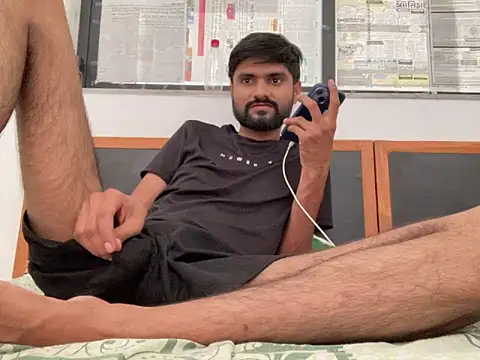 Snapshot of BBCHORNEYDADDY chatting on May 2026 04:50:01 AM BBCHORNEYDADDY online show from May 2026 04:50:01 AM