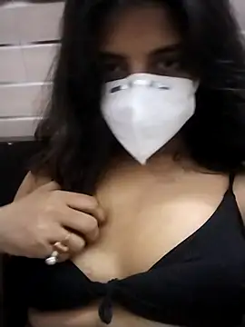 NAUGHTY-RASHI online show from May 2026 10:28:01 PM