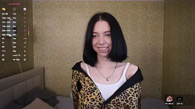 Miaisbeeach online show from May 2026 07:24:01 AM