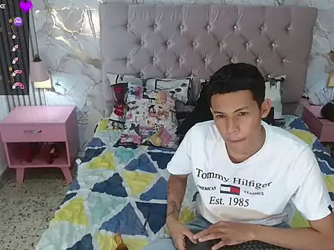 PhillipCox online show from May 2026 04:09:02 AM