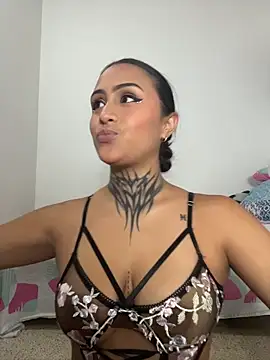 sarah escobarr  online show from May 2026 10:04:02 PM